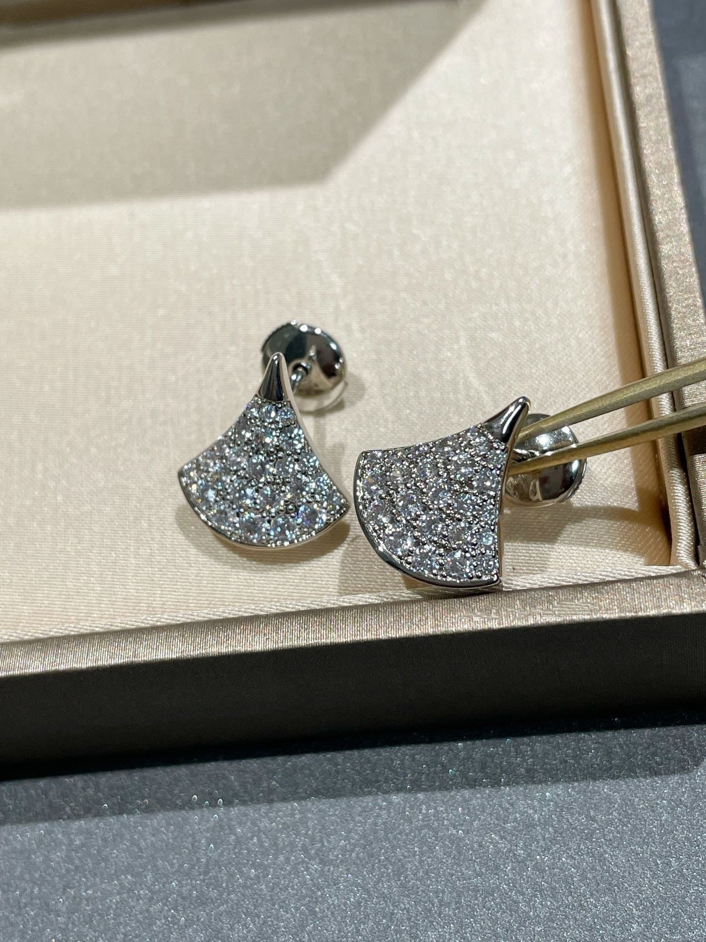 [Glow Muse]DREAM STUD EARRINGS DIAMOND