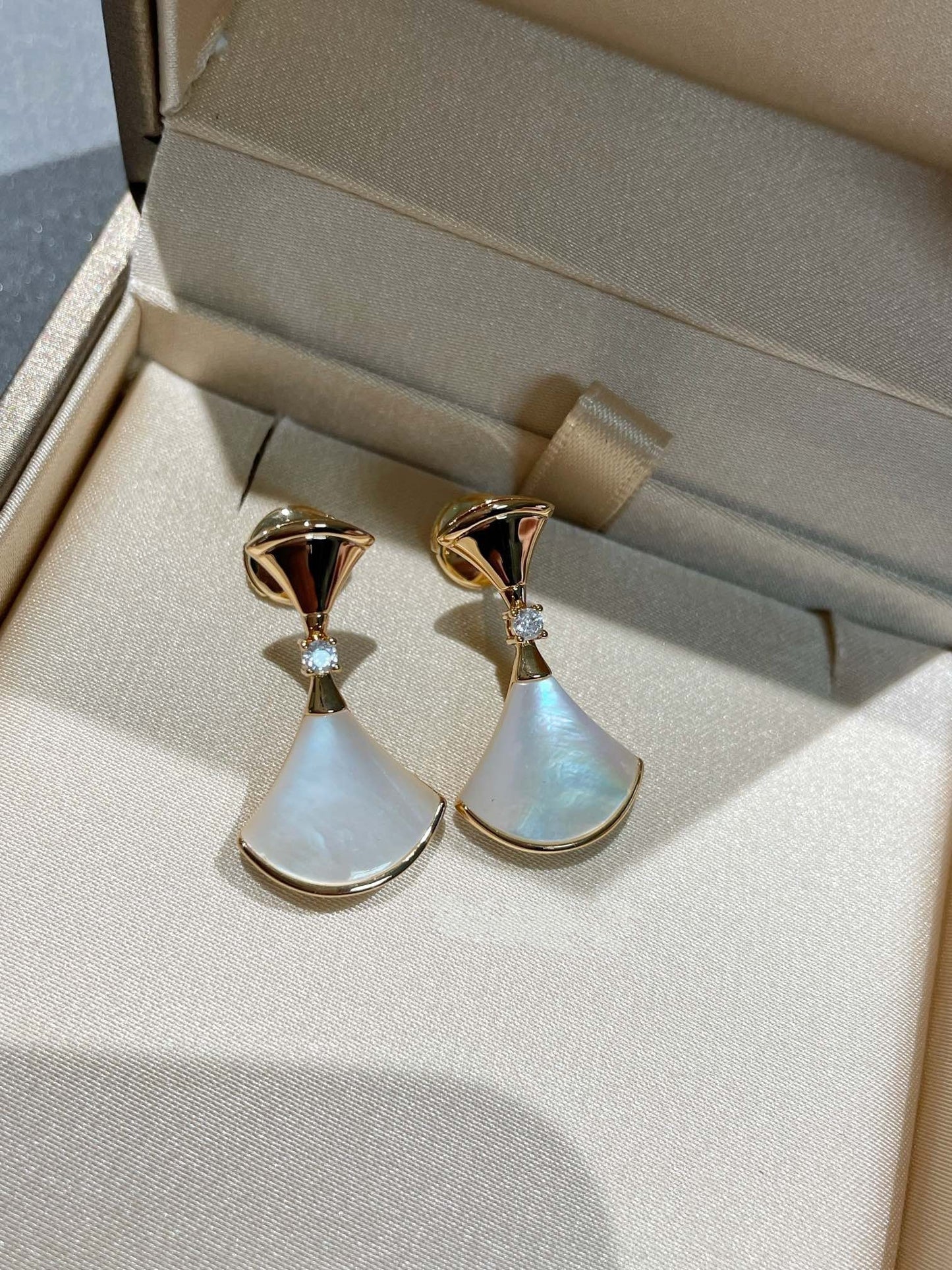 [Glow Muse]DREAM MOP 1 DIAMOND EARRINGS