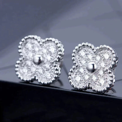 [Glow Muse]CLOVER 1 MOTIFS DIAMOND STUD EARRINGS SILVER