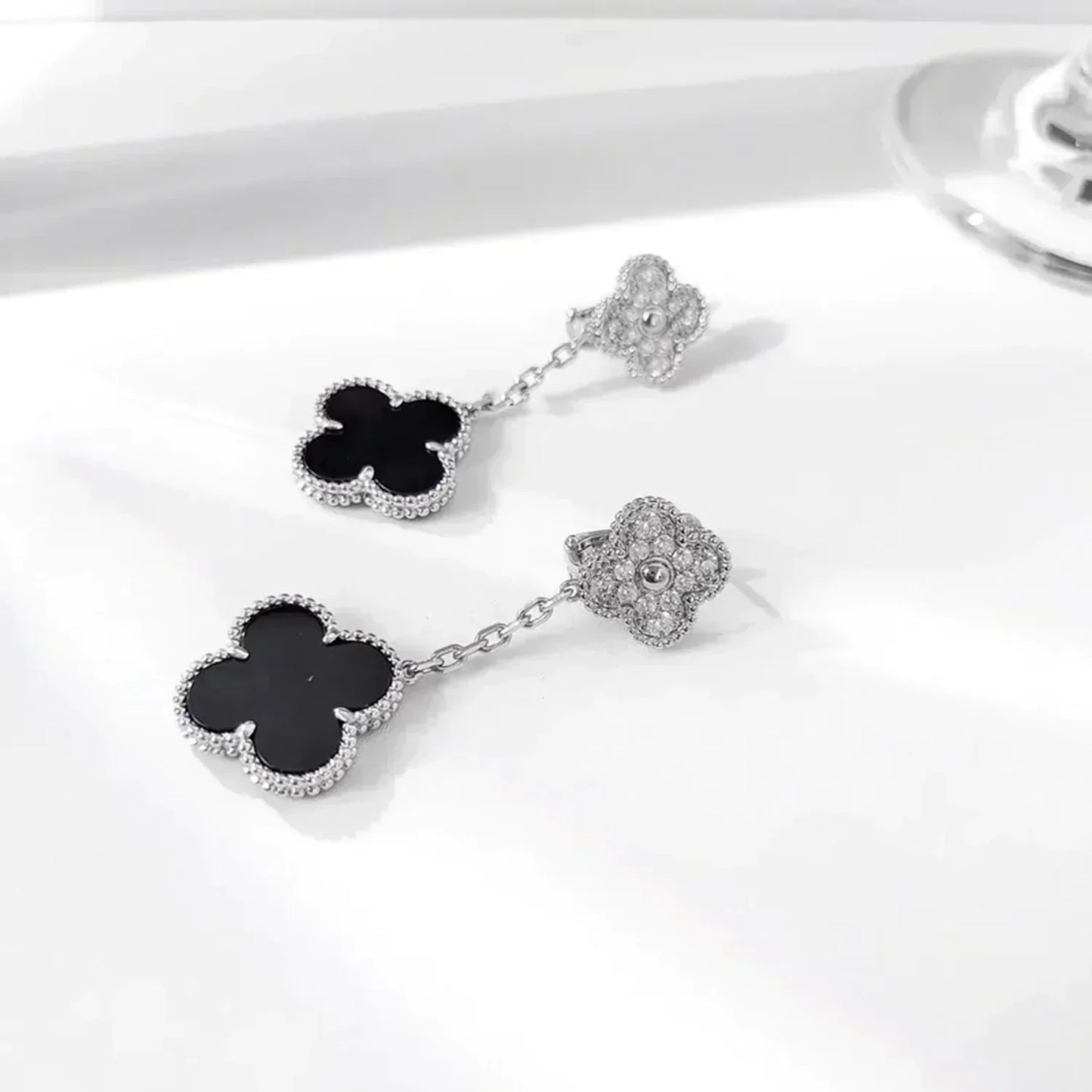 [Glow Muse]CLOVER 2 MOTIFS  DIAMOND ONYX EARRINGS SILVER