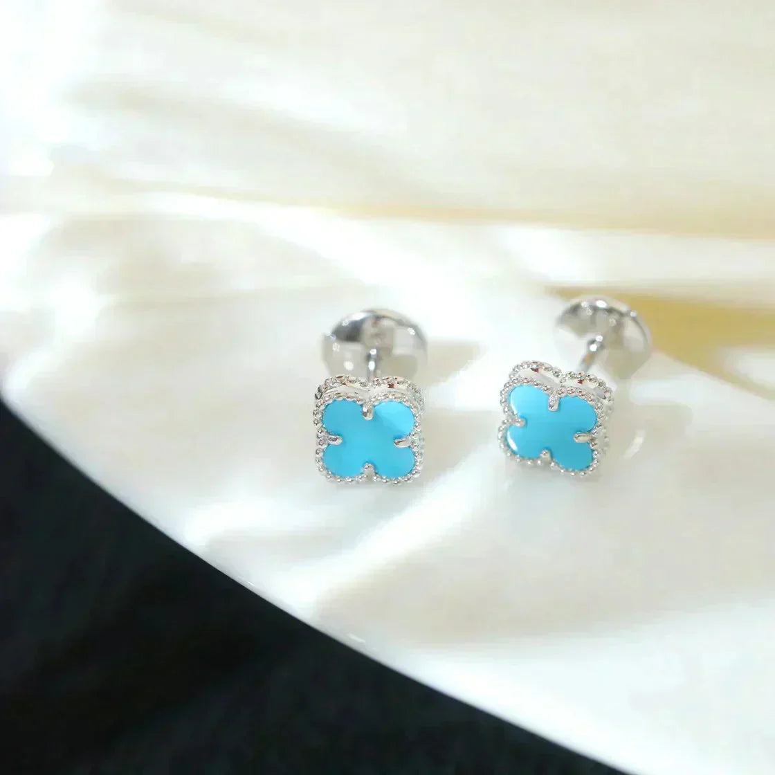 [Glow Muse]CLOVER MINI 9.5MM ONYX STUD EARRINGS SILVER