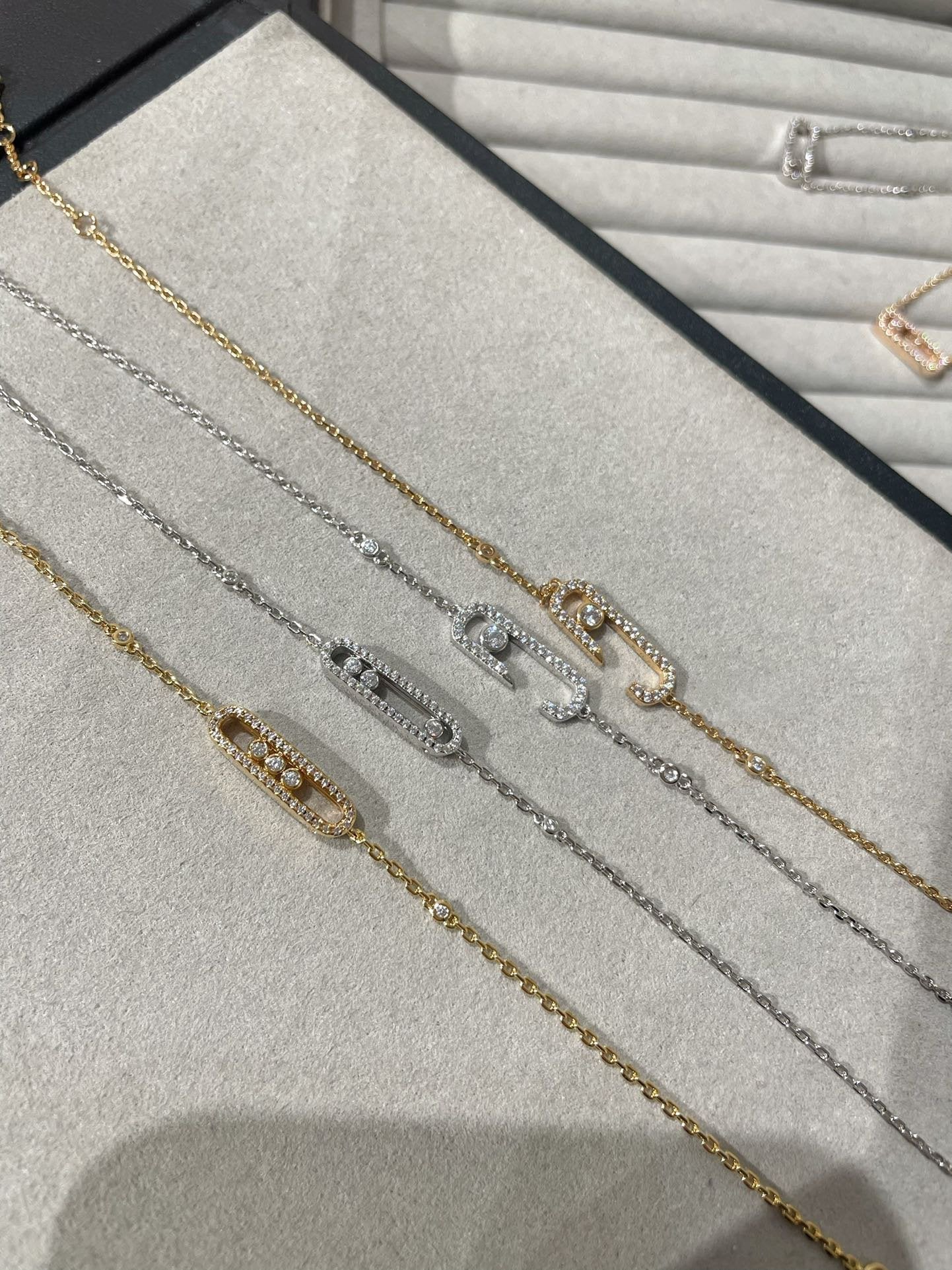 [Glow Muse]BABY MOVE DIAMOND BRACELET
