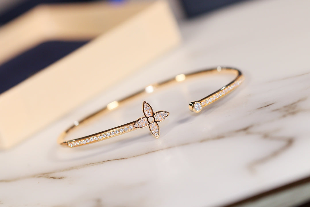 [Glow Muse]IDYLLE GOLD OPEN BRACELET DIAMOND PAVED