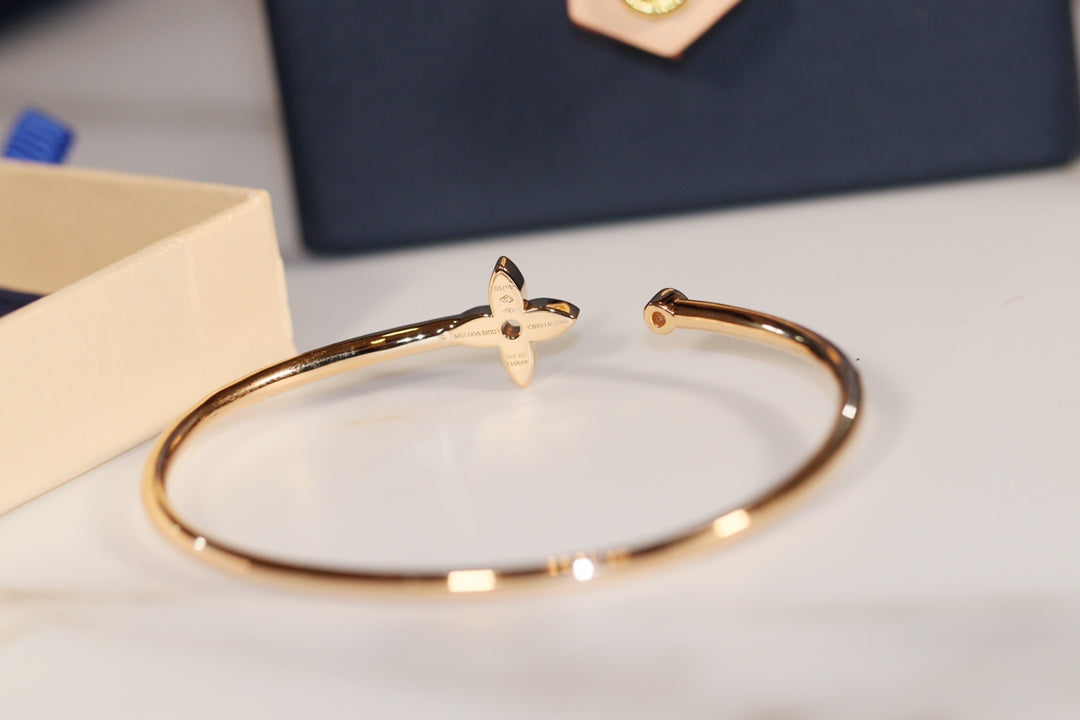 [Glow Muse]IDYLLE GOLD OPEN BRACELET DIAMOND PAVED