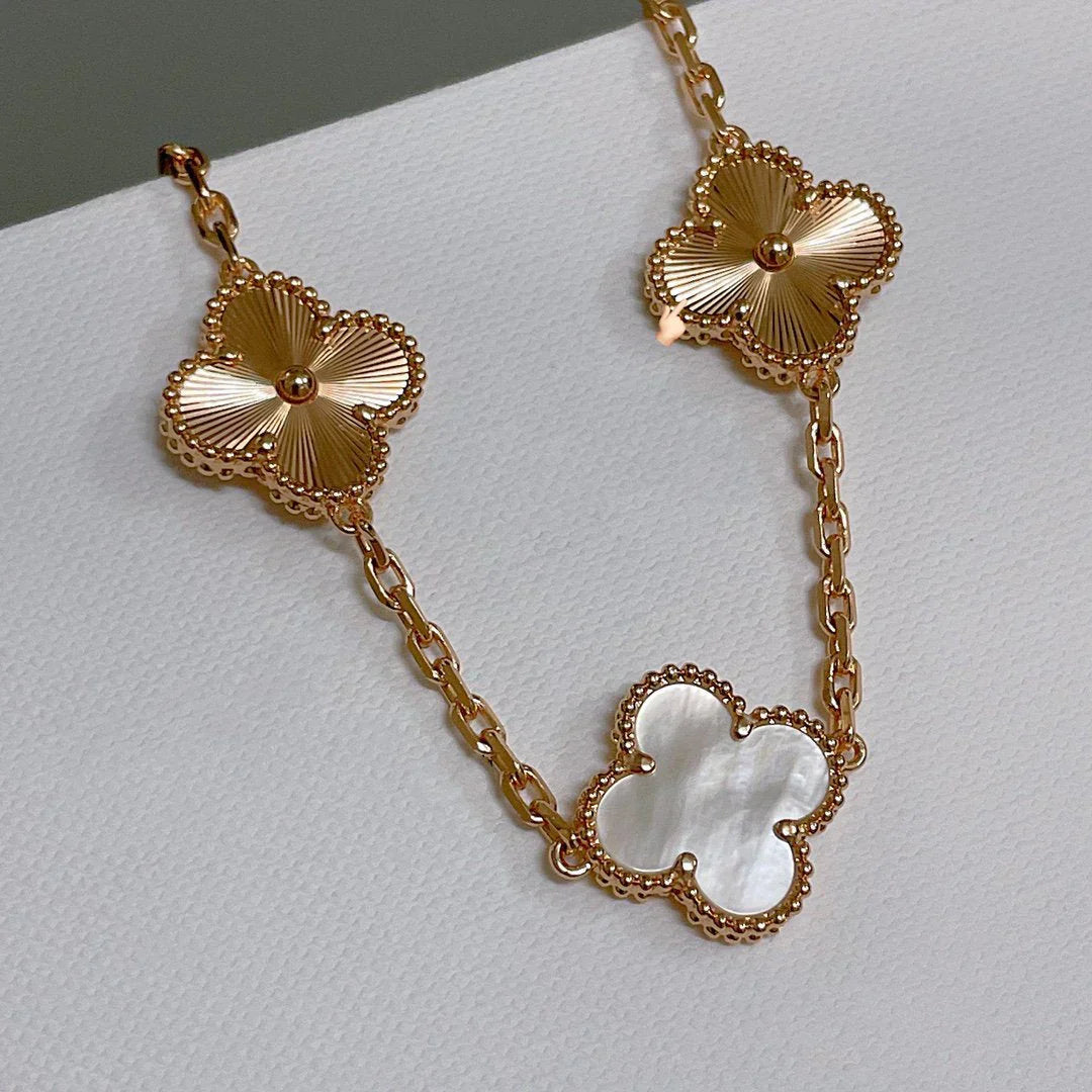 [⭐Glow Muse]CLOVER WHITE PEARL MOP 5 MOTIF BRACELET COLLECTION