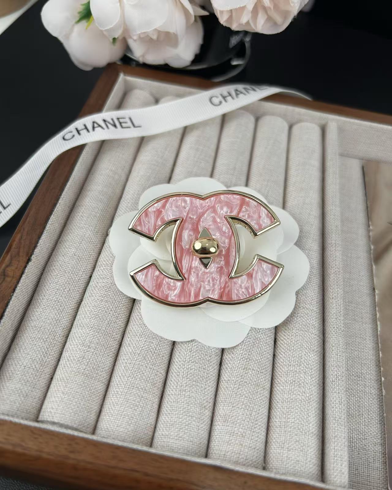 [Glow Muse]Pink Resin Classic Brooch 5cm