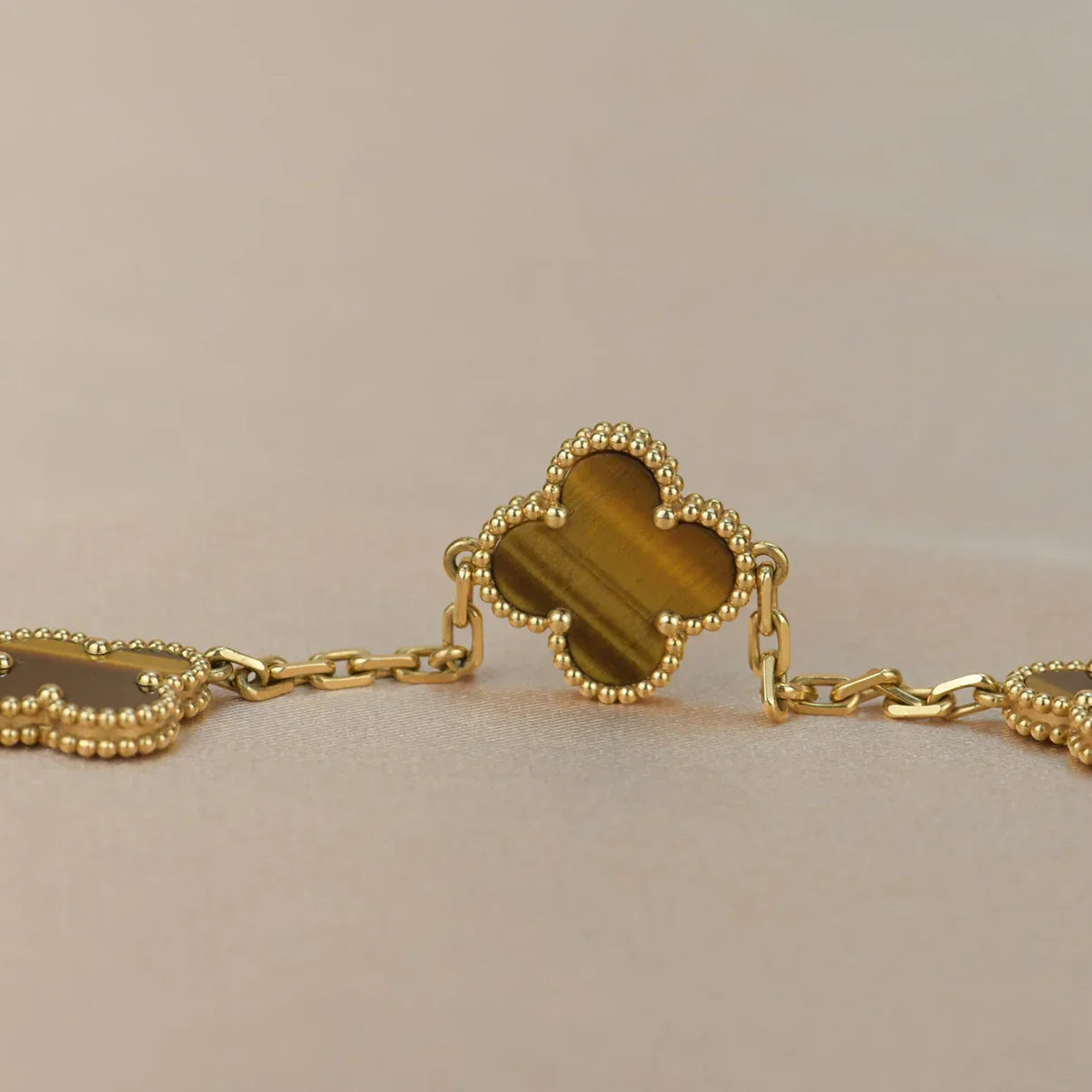 [⭐Glow Muse] CLOVER 5 MOTIFS TIGER EYE BRACELET COLLECTION