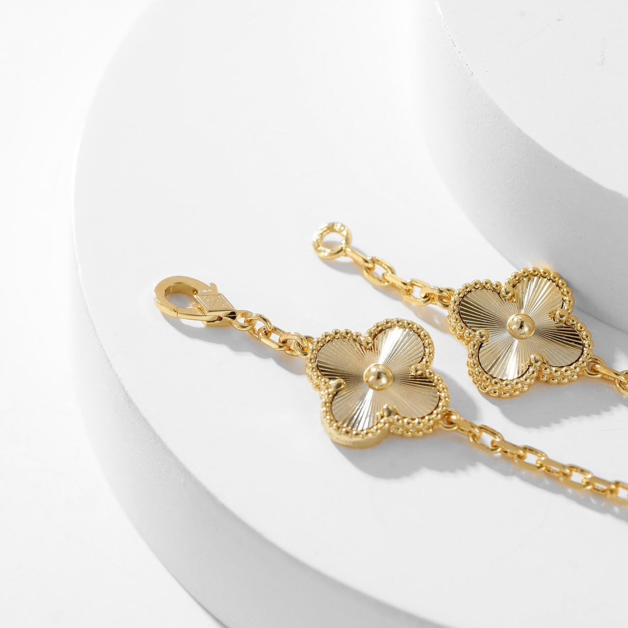 [Glow Muse]CLOVER 10 MOTIFS LASER NECKLACE