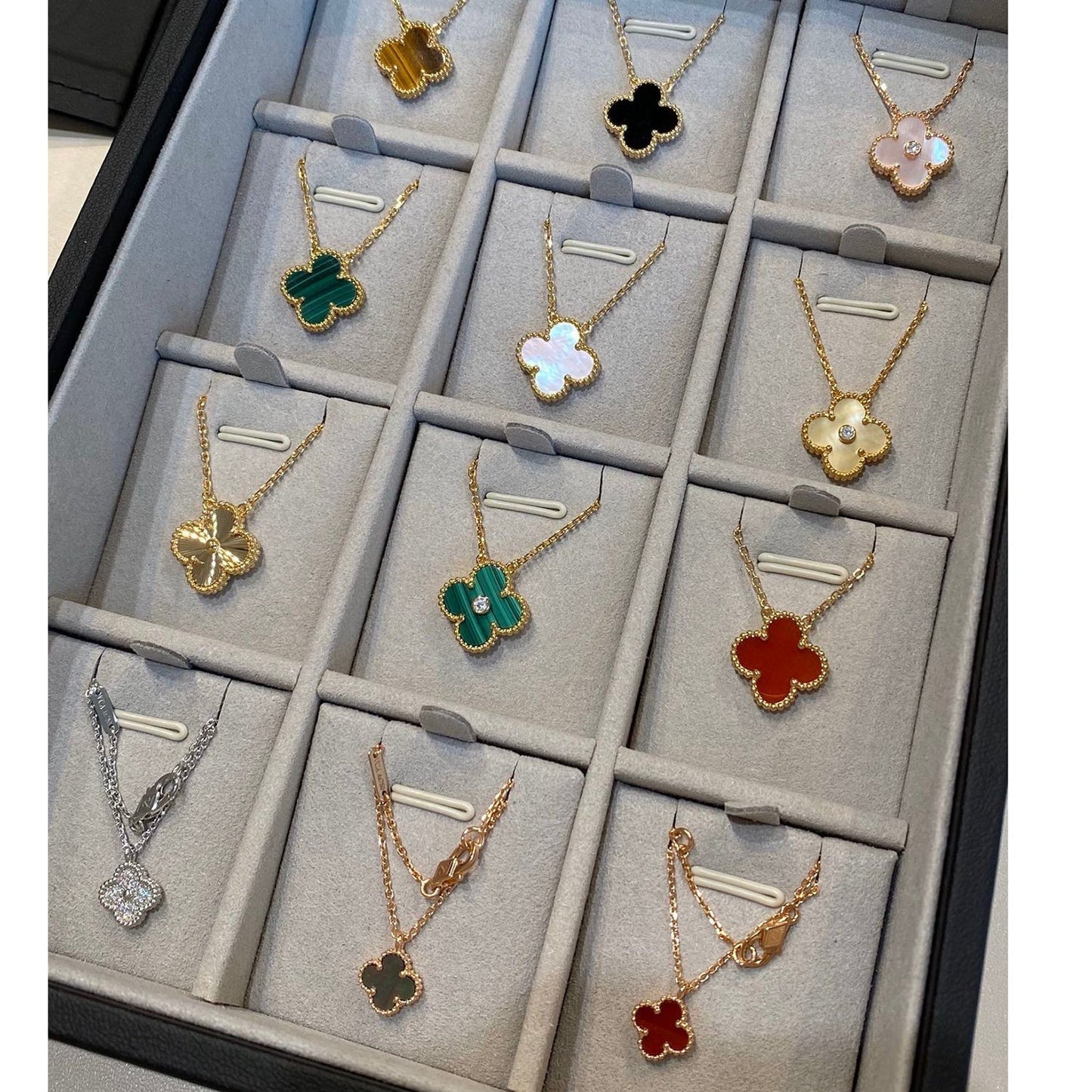[Glow Muse]CLOVER 15MM CARNELIAN SINGLE FLOWER NECKLACE