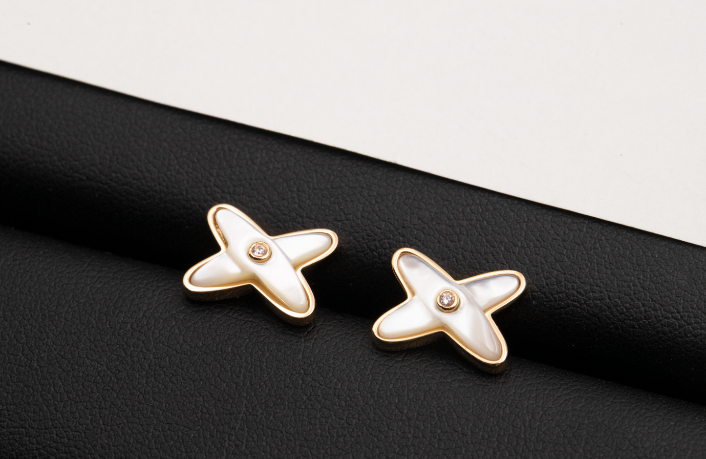 [Glow Muse]JEUX DE WHITE MOP ROSE GOLD DIAMOND EARRINGS