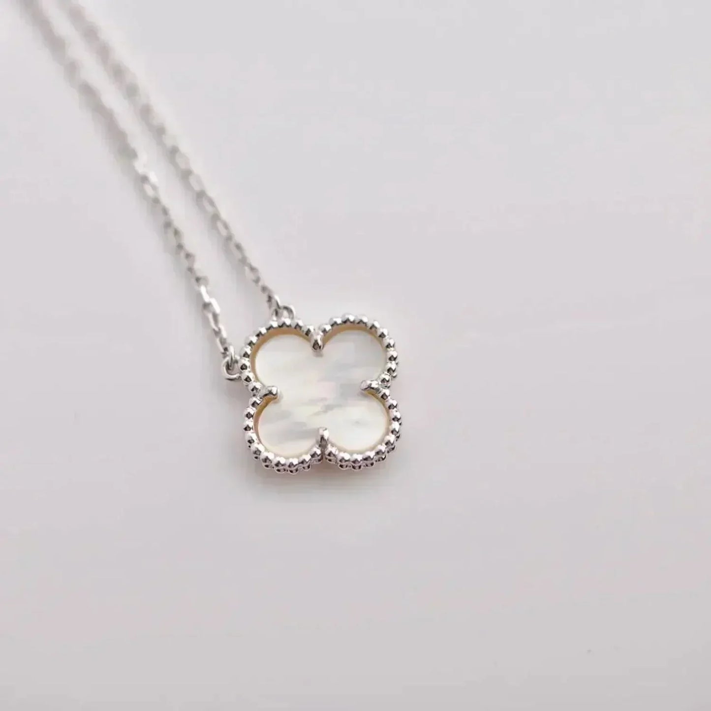 [Glow Muse]CLOVER  15MM WHITE MOTHER-OF-PEARL SILVER