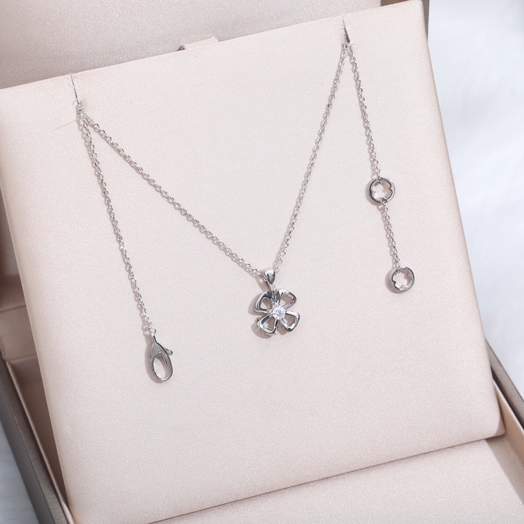 [Glow Muse]FIOREVER NECKLACE DIAMOND CENTER