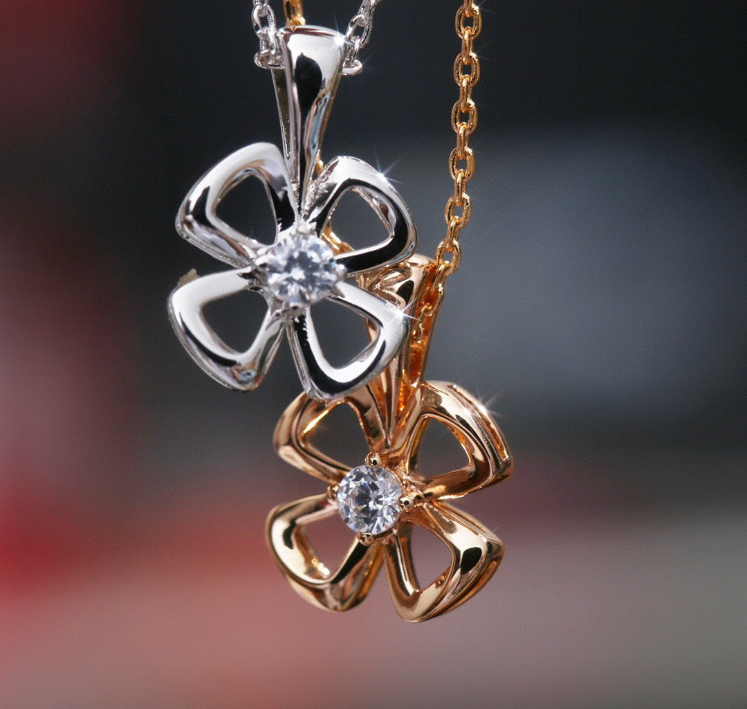 [Glow Muse]FIOREVER NECKLACE DIAMOND CENTER