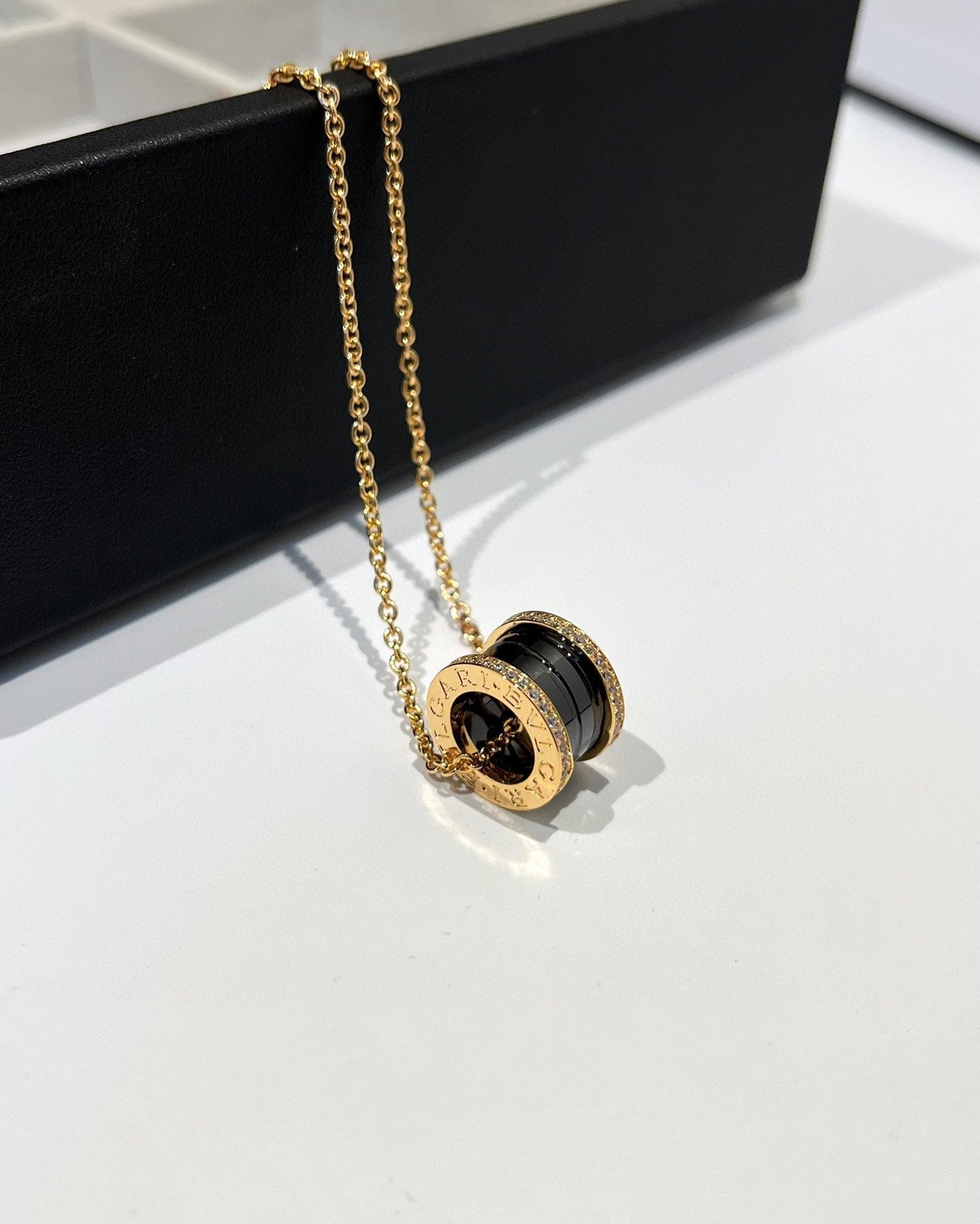[Glow Muse]ZERO 1 BLACK CERAMIC DIAMOND PINK GOLD NECKLACE